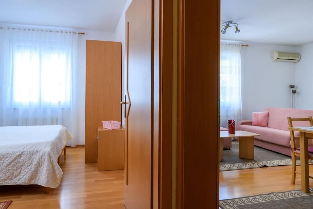 Apartment Sunce Pula Exterior photo
